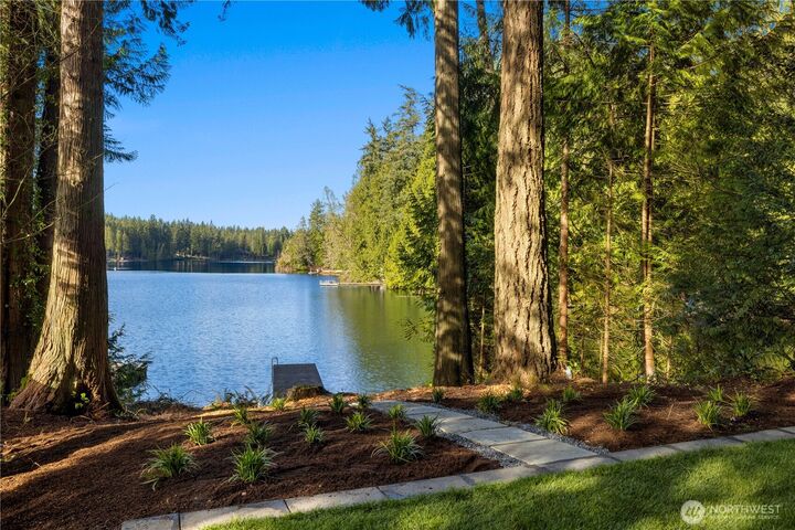 Property Photo:  25314 SE 28th Street  WA 98075 