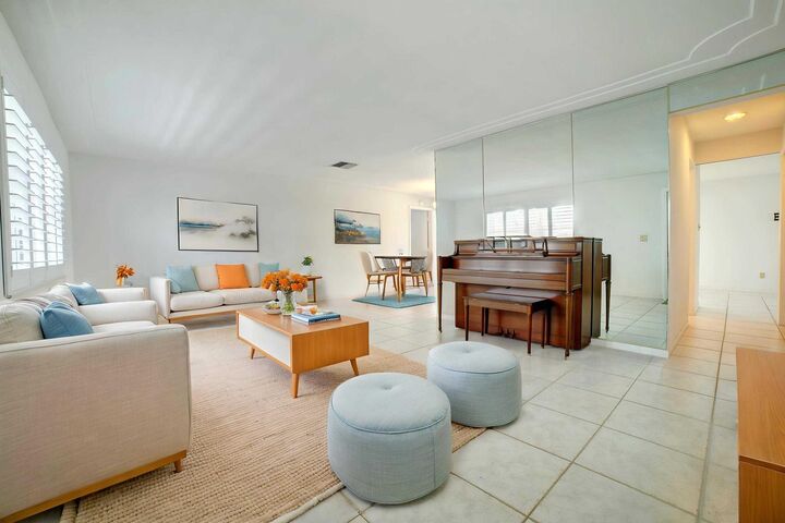 Property Photo:  910 SW 7th Avenue  FL 33426 