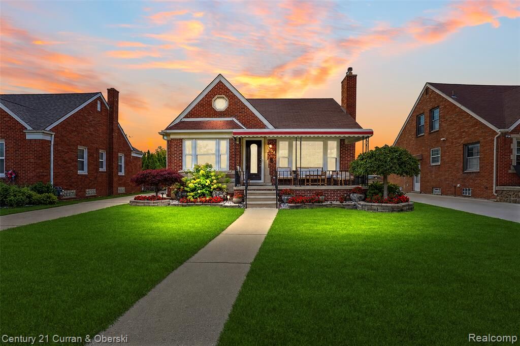 Property Photo:  6233 Oakman Boulevard  MI 48126 