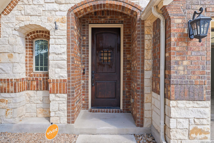 Property Photo:  530 Rolling Grv  TX 78253 
