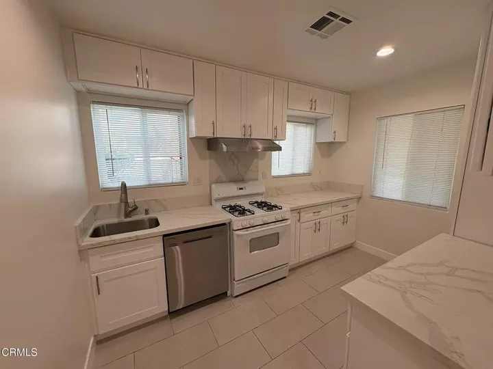 Property Photo: 1035 Raymond Avenue CA 91201
