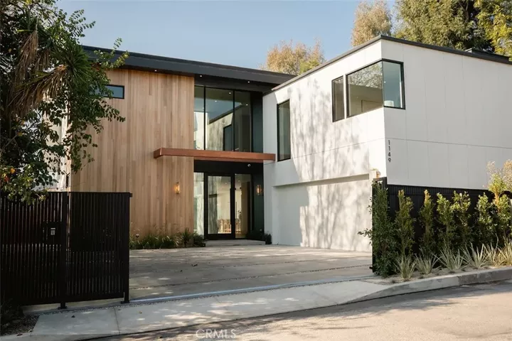 Property Photo:  1149 Linda Flora Drive  CA 90049 