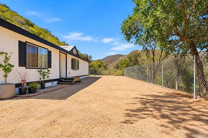 Property Photo: 1020 Silverbrook Drive CA 92019