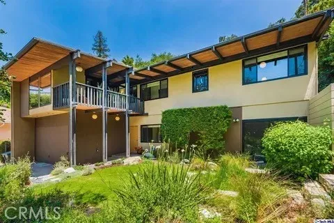 Property Photo:  3242 E Chevy Chase  CA 91206 