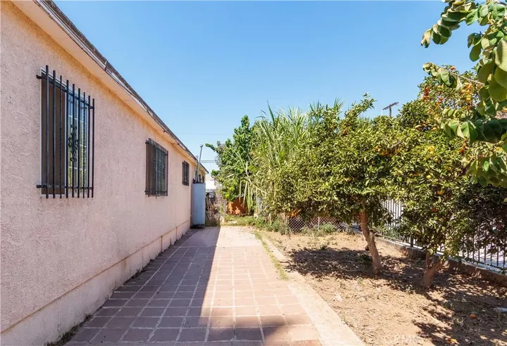 Property Photo:  2069 Lewis  CA 90806 