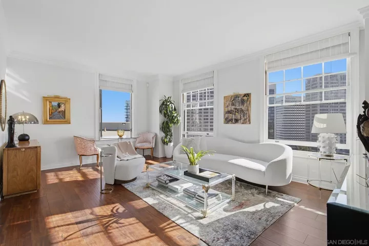 Property Photo:  702 Ash St 704  CA 92101 