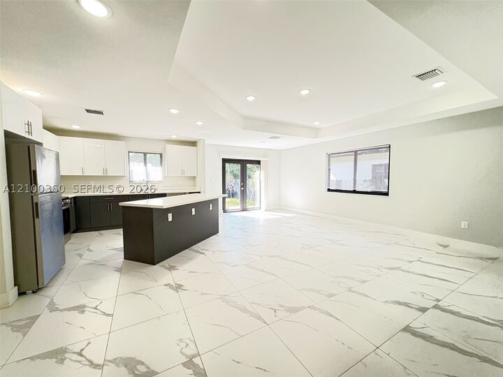 Property Photo: 2518 NW 9th Pl FL 33311