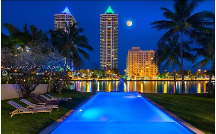 Property Photo:  4779 Collins Ave 401  FL 33140 