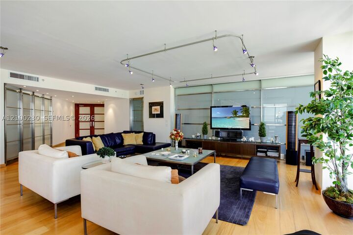 Property Photo:  4779 Collins Ave 401  FL 33140 