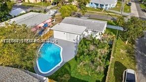 Property Photo:  916 SW 7th Ave  FL 33009 