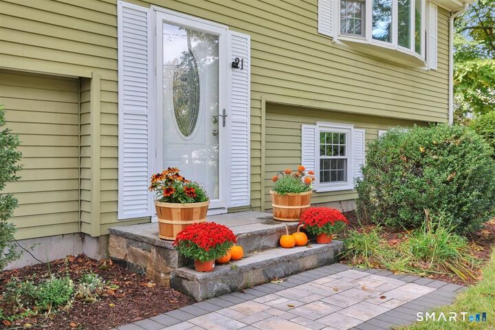 Property Photo:  21 Silversmith Road  CT 06085 