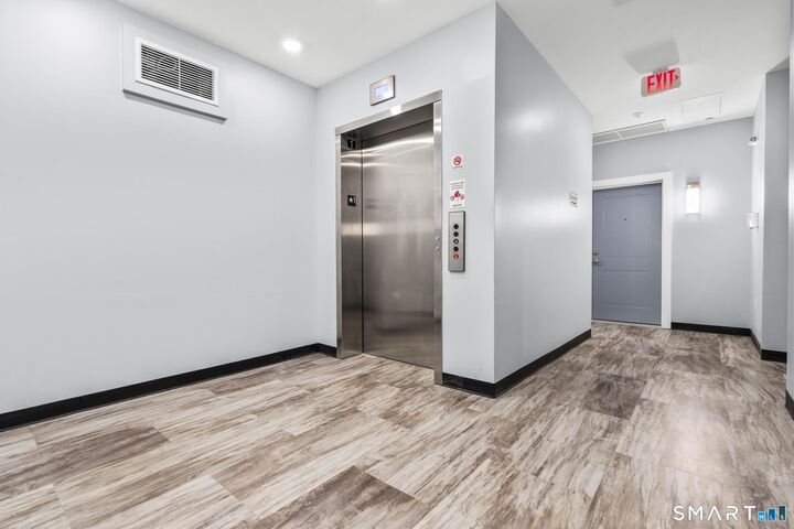 Property Photo: 414 Mather Street 3E CT 06514