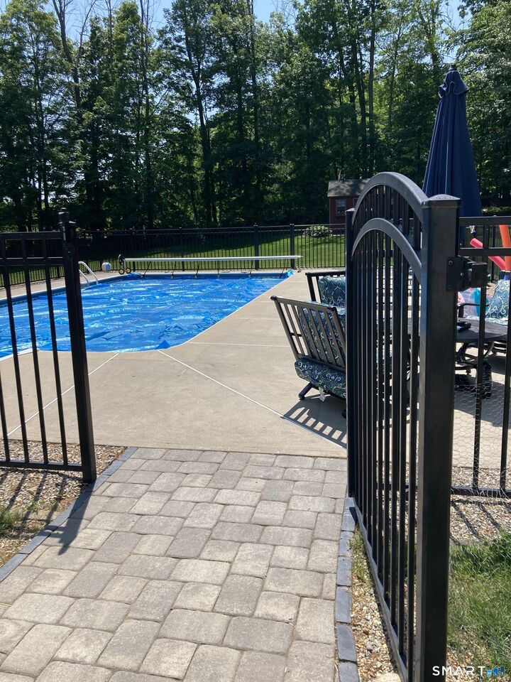 Property Photo:  3 Wickford Road  CT 06237 