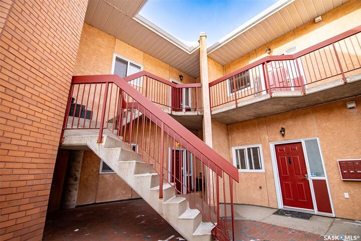 Property Photo:  532 River Street E C2  SK S6V 0A6 