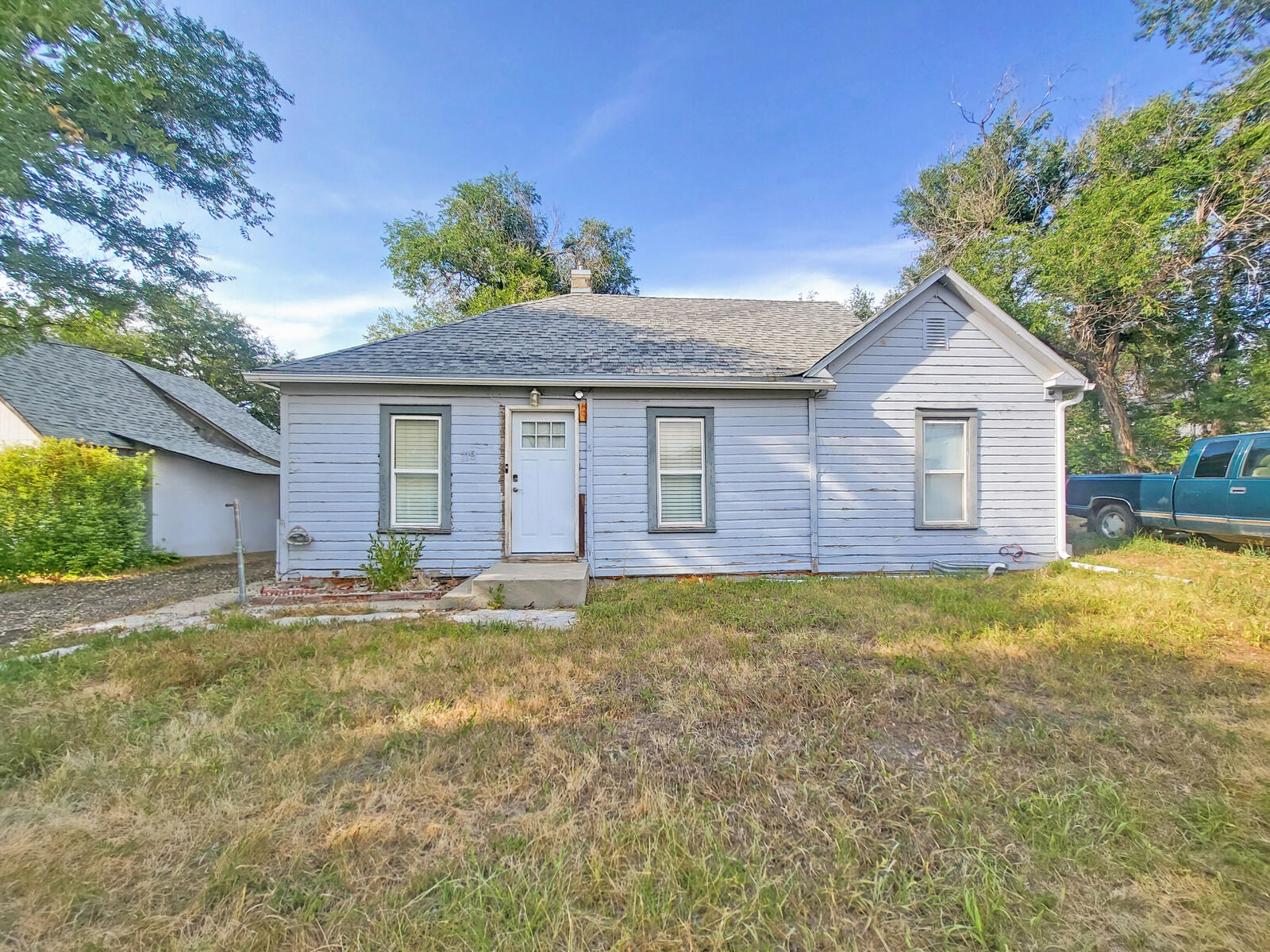 Property Photo:  719 E Loucks Street  WY 82801 