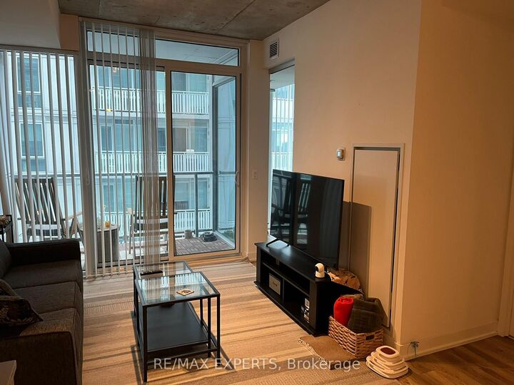 Property Photo:  25 Baseball Place 911  ON M4M 0E7 