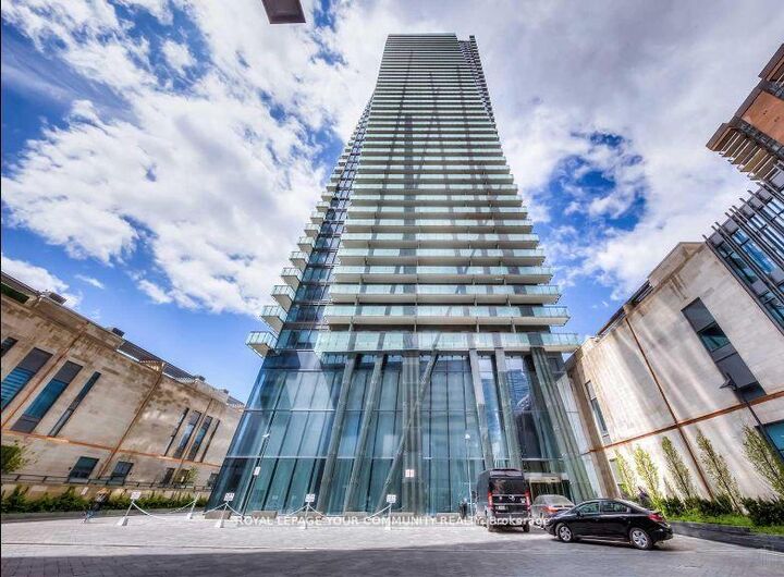 Property Photo: 65 St Mary Street Ph 07 ON M5S 0A6