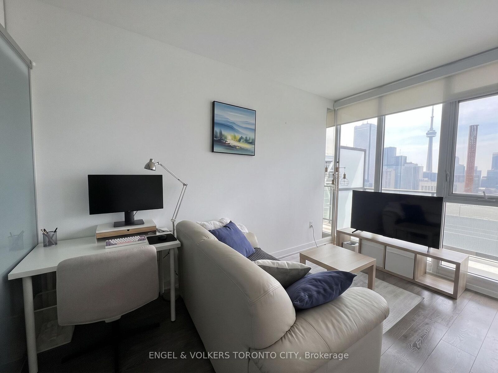 Property Photo:  426 University Avenue 3705  ON M5G 1S9 