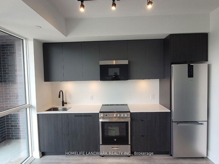 Property Photo:  2369 Danforth Avenue 508  ON M4C 0B1 