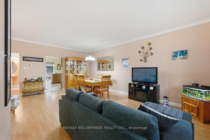 Property Photo:  34 Southbrook Drive 7  ON L0R 1C0 