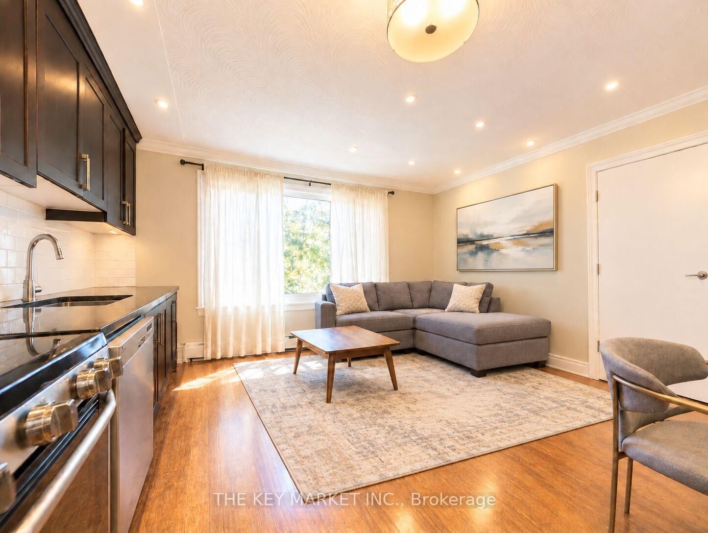 Property Photo:  211 St Clements Avenue 2  ON M4R 1H3 