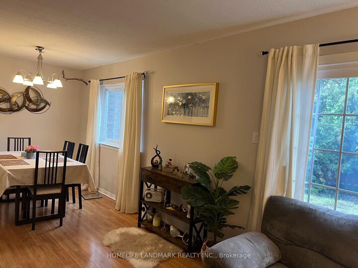Property Photo:  6043 Chidham Crescent  ON L5N 2R8 