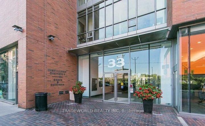 Property Photo: 33 Mill Street 1705 ON M5A 3R3