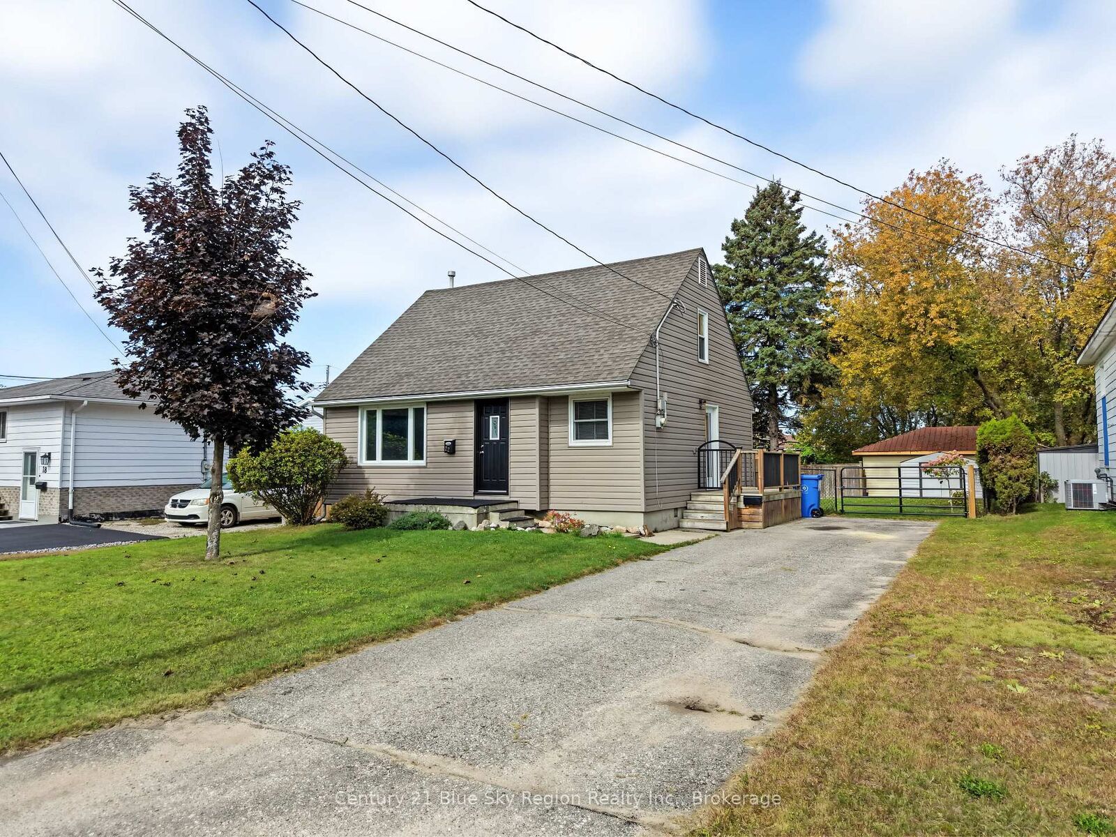 Property Photo:  22 Corbett Street  ON P1A 1M5 