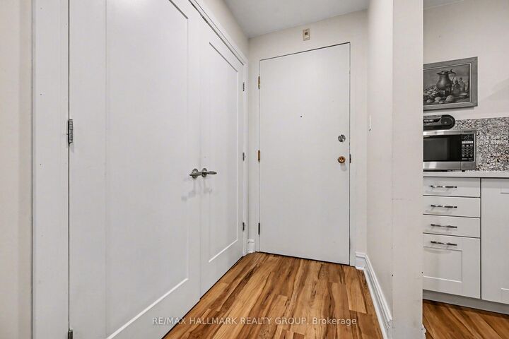 Property Photo:  1 Rosamond Street E 206  ON K0A 1A0 