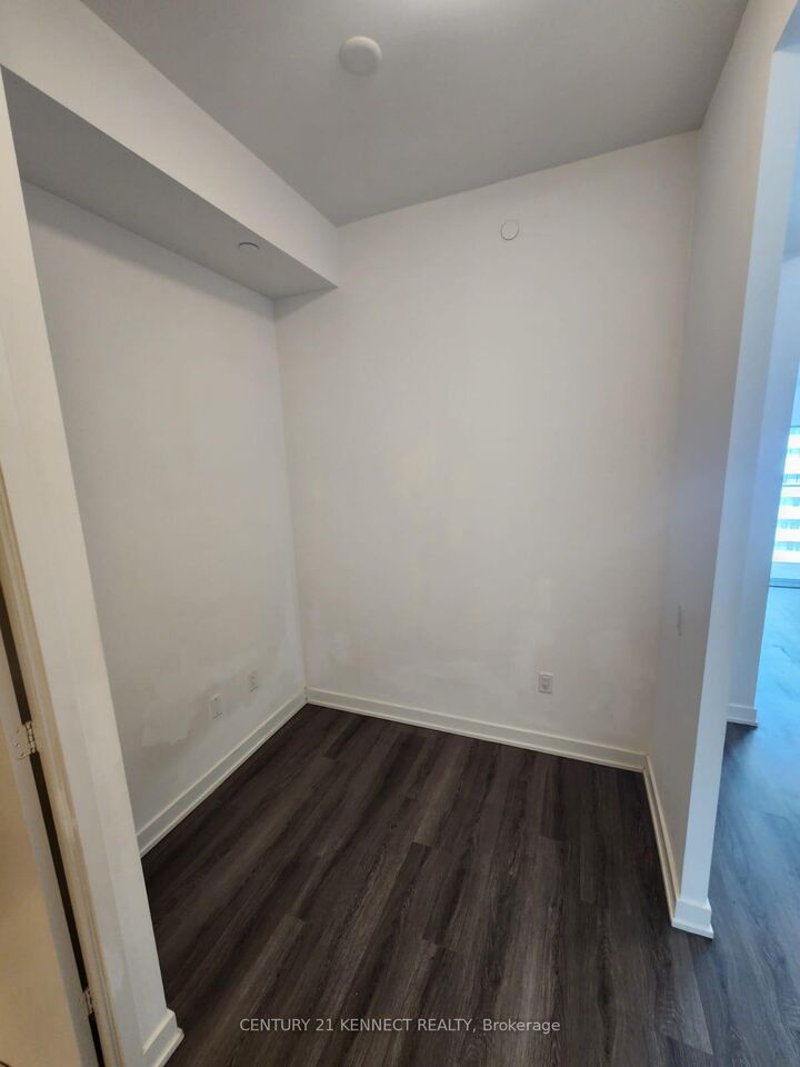 Property Photo:  3883 Quartz Road 3713  ON L5B 0M4 