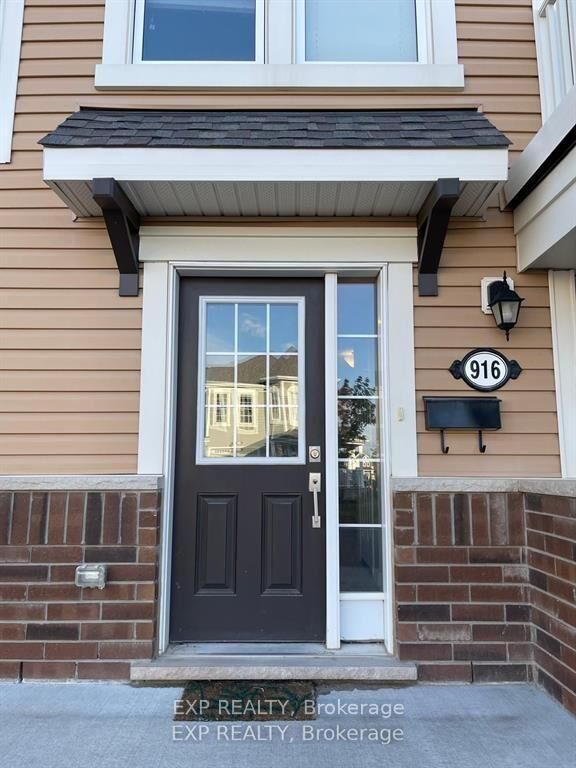 Property Photo:  916 Fameflower Street  ON K2J 0T3 