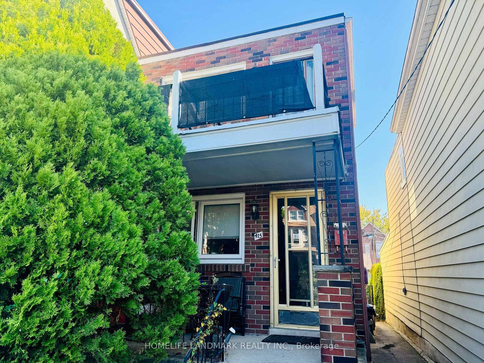 Property Photo:  415 Delaware Avenue Lower  ON M6H 2V1 