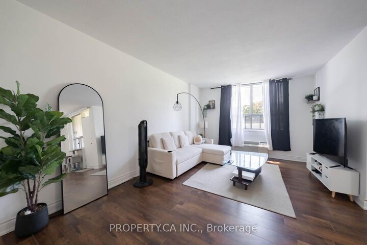 Property Photo:  