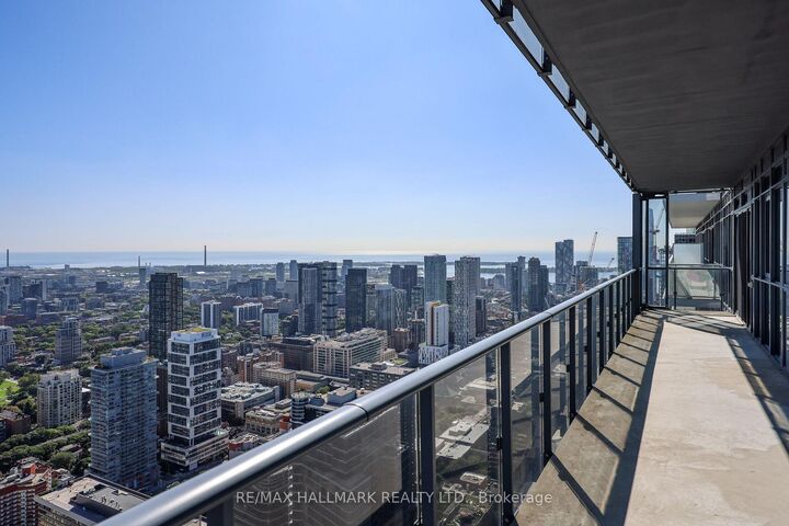 Property Photo:  7 Grenville Street 6005  ON M4Y 0E9 