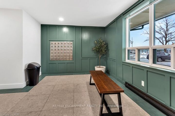 Property Photo:  421 Fairview Drive 503  ON N3R 7M3 