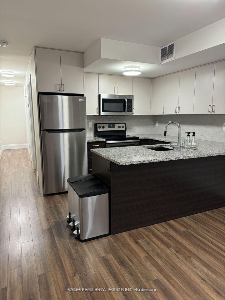 Property Photo:  228 Montrose Avenue Lower  ON M6G 3G7 