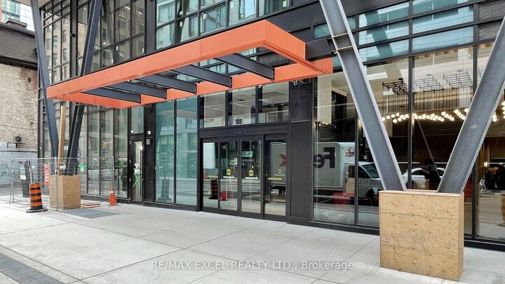 Property Photo:  108 Peter Street 1818  ON M5V 2G7 