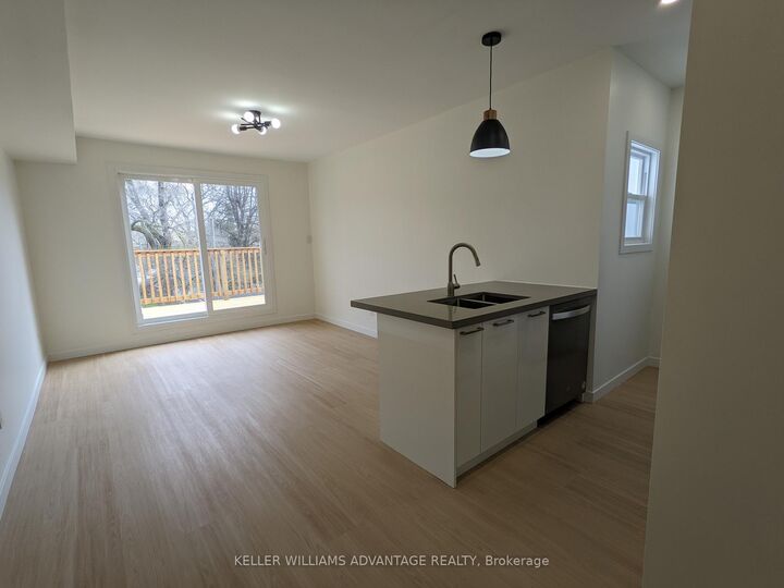 Property Photo:  113 Woodbine Avenue Upper  ON M4L 3P1 