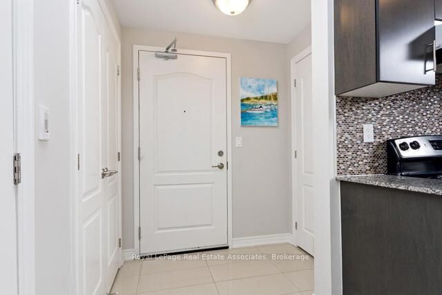 Property Photo:  1421 Costigan Road 214  ON L9T 2N4 