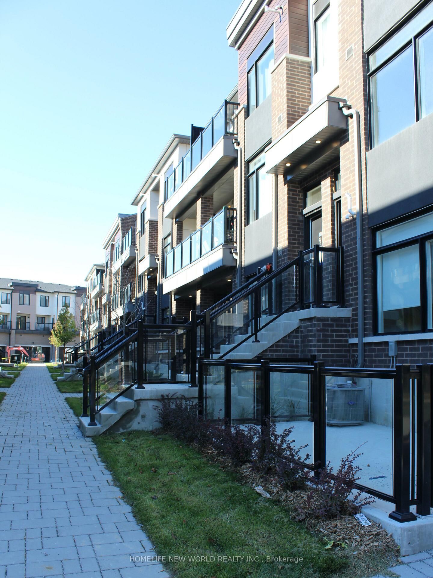 Property Photo:  1695 Dersan Street 1419  ON L1X 0S9 