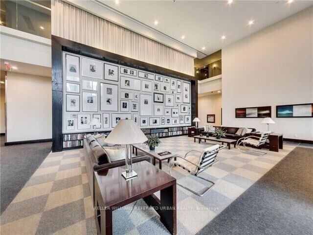 Property Photo:  438 King Street W 1102  ON M5V 3T9 