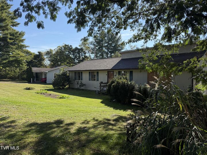 Property Photo: 1149 Rainbow Road TN 37683