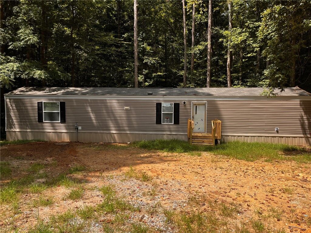 Property Photo:  120 Starcraft Drive  SC 29693 