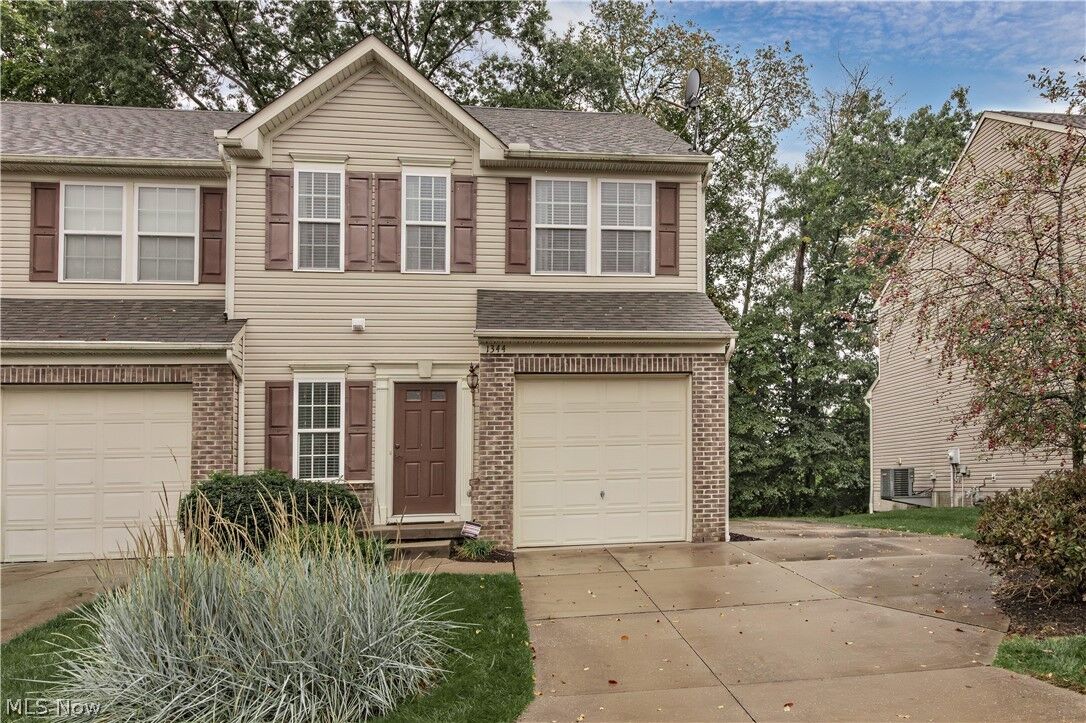 Property Photo: 1344 Wellingshire Circle OH 44221