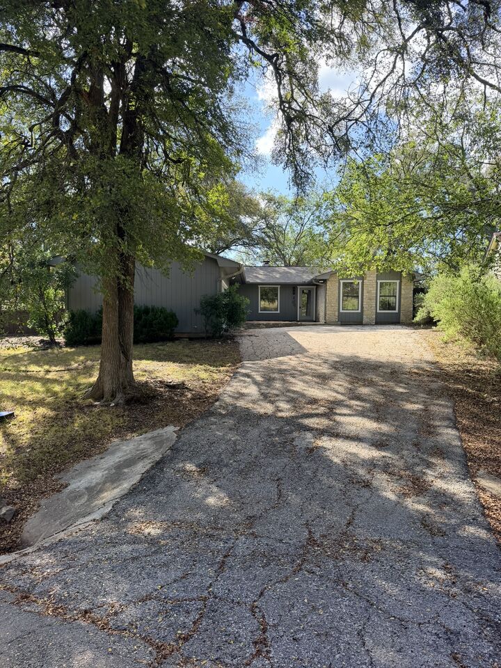 Property Photo:  2 Acacia Drive  TX 78676 