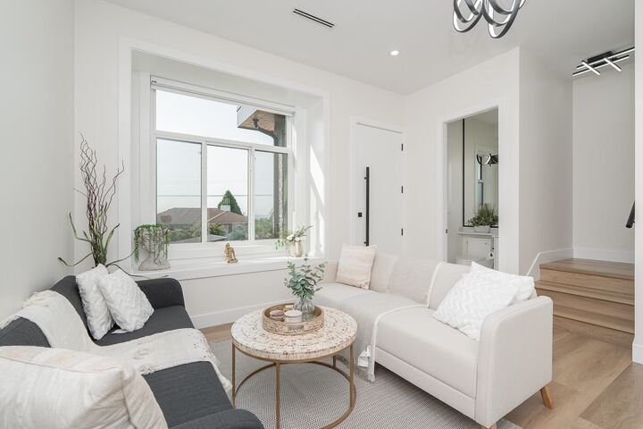 Property Photo:  1149 Dansey Avenue 102  BC V3K 3H5 