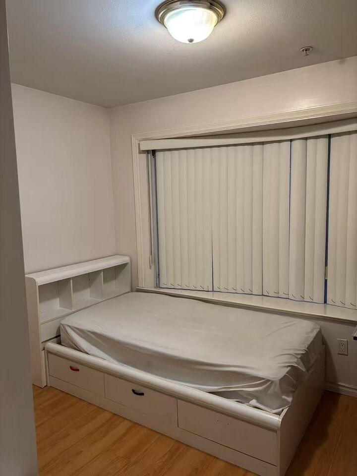 Property Photo:  2000 East 2nd Avenue  BC V5M 1E3 