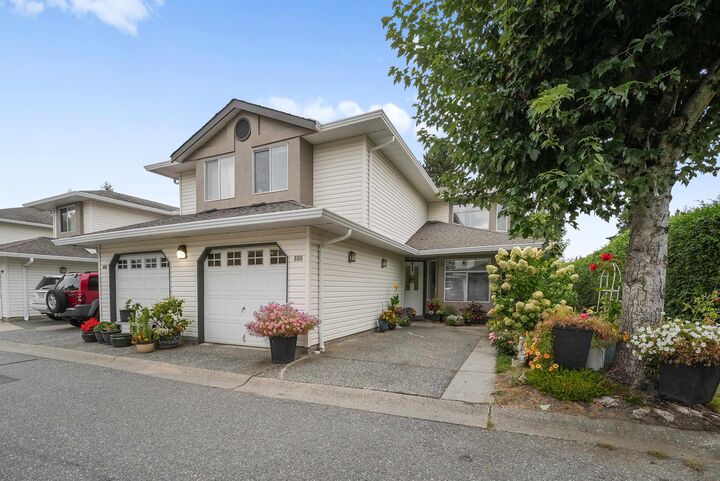 Property Photo:  8260 SE 162 A Street Street 606  BC V4N 0P6 