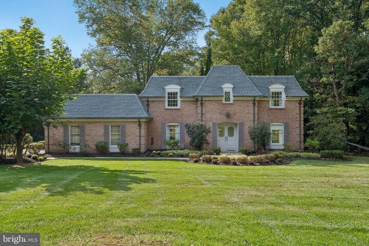 Property Photo:  5 Forrest Road  NJ 08560 