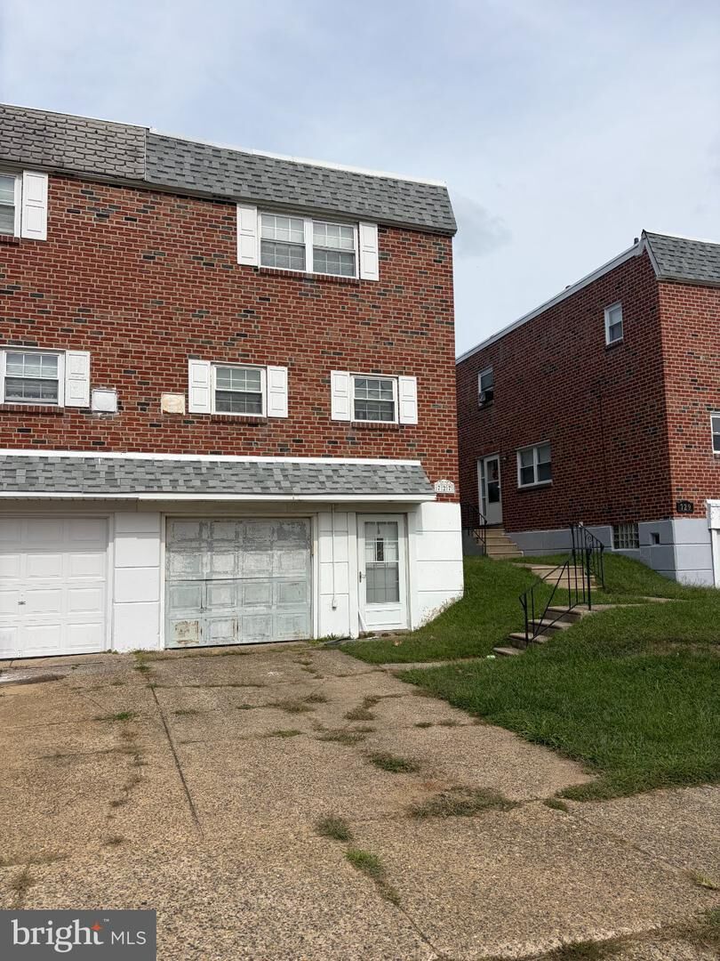 Property Photo:  727 Arnold Street  PA 19111 